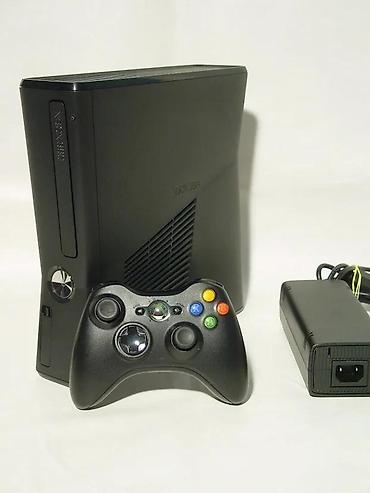 elektronska: U ponudi je Xbox 360 konzola. Konzola je vrlo korektno očuvana, sa — 1