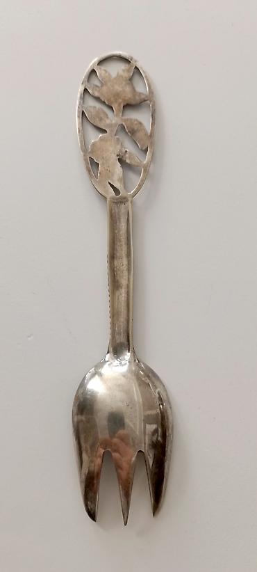 it səkilləri: Gümüş tonlu metal salat qaşığı (spork) - Üç dişli qaşıq ucu: həm — 3