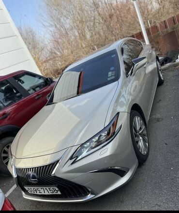 пл: Lexus ES: 2019 г., 2.5 л, Вариатор, Гибрид, Седан