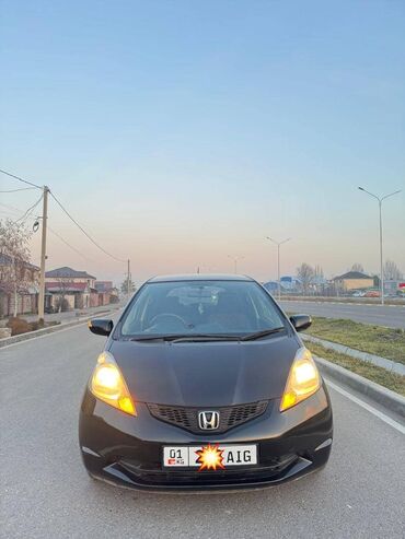 Honda: Honda Fit: 2011 г., 1.3 л, Автомат, Бензин