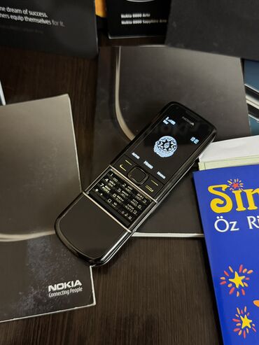 Nokia: Nokia 8 Sirocco, < 2 GB Memory Capacity, rəng - Qara, Düyməli — 1