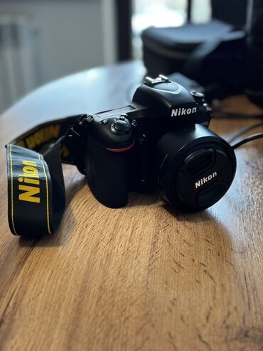 копытный нож: Зеркальная камера Nikon D750 с объективом Nikon (полноразмерный формат