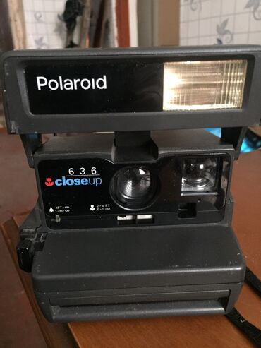 Fotokameralar: Polaroid fotoaparat plyonka sal şekil cek