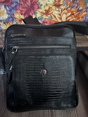 женские деловые сумки: Бутун,новая 2 недели как купил Причина продажи не понравился дизайн
