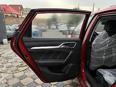 byd e6: MG : 2026 г., 1.5 л, Автомат, Бензин, Седан — 9