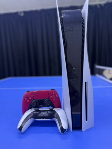 PS5 (Sony PlayStation 5): Продается версия для PS5 с дисководом. полностью функциональна, с