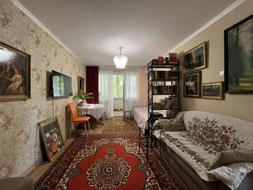 срочно продаётся 1 комнатная квартира в районе ошского рынка по улице кенсуйская: 1 бөлмө, 34 кв. м, 104-серия, 1 кабат, Евроремонт