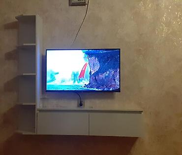 televizor stend: Divar üçün TV modulu və asma rəf sistemi - Rəng: ağ - Dizayn: minimal — 1
