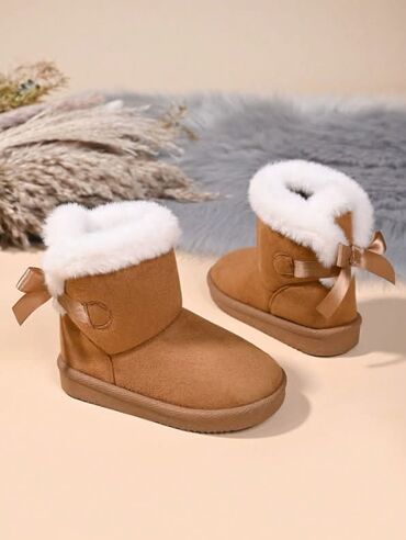 Čizme: Cena:2000din Dostupni brojevi:33 Poručuje se isporuka za desetak — 9