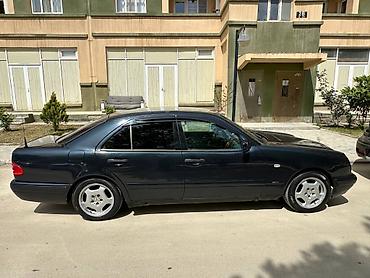 Mercedes-Benz: Mercedes-Benz E 320: 2 l | 1996 il Sedan — 6