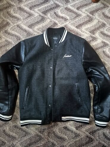 crna jakna sa krznom: Jacket M (EU 38), color - Black