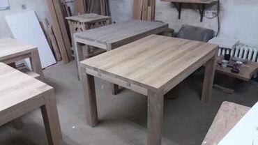 Stolovi: Trpezarijski sto – hrast, puno drvo Trpezarijski sto izrađen je od — 10