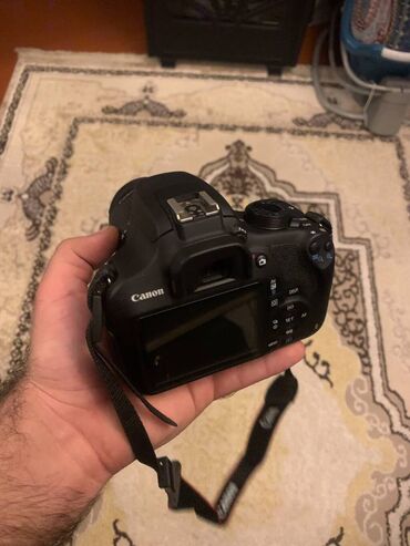canon r6: Canon eos 1200D rebel t5. İdeal vəziyətdə nöqtə cızığı əziyi yoxdu