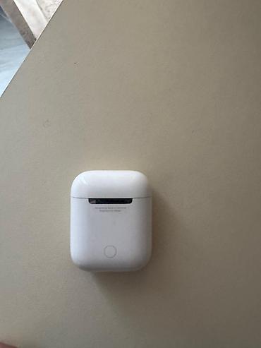 ipad kontakt: Apple AirPods (1-ci nəsil) simsiz qulaqlıq.cemi 3-4 defe istifade — 2