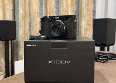 Fujifilm x100v Kompaktni vrhunski fotoaparat z objektivom z zoomom