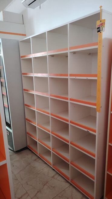 Dolablar: Market üçün dolab vitrin Satılır 500₼ 155 eni 195 hün Ünvan Hövsan