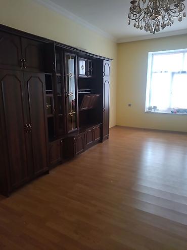 divan kontakt home: Qonaq otağı üçün iri həcmli klassik divar mebeli - Material: tünd — 1