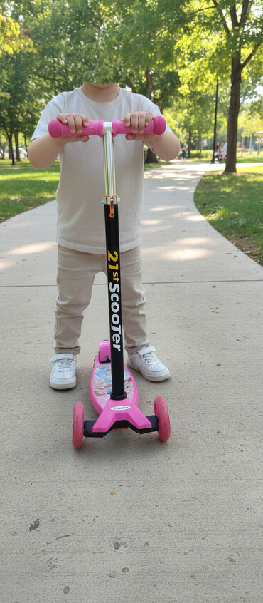 Samokatlar: Sukuter satılır Qiymäti 20 manata rängi çährayı qiz uşaĝi üçün -da lalafo.az — 1 Samokatlar: Sukuter satılır Qiymäti 20 manata rängi çährayı qiz uşaĝi üçün — 1