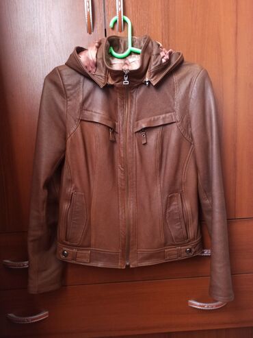 женская куртка 50 размер: Кожаная куртка, L (EU 40)