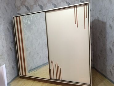 Qonaq otağı dəstləri: İşlənmiş, Kupe, 2 qapılı Düz dolab, Qarderob, paltar dolabı