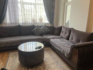 islenmis divanlarin satisi: Künc divan, İşlənmiş, Açılan, Bazalı, Vеlur parça, Çatdırılma yoxdur