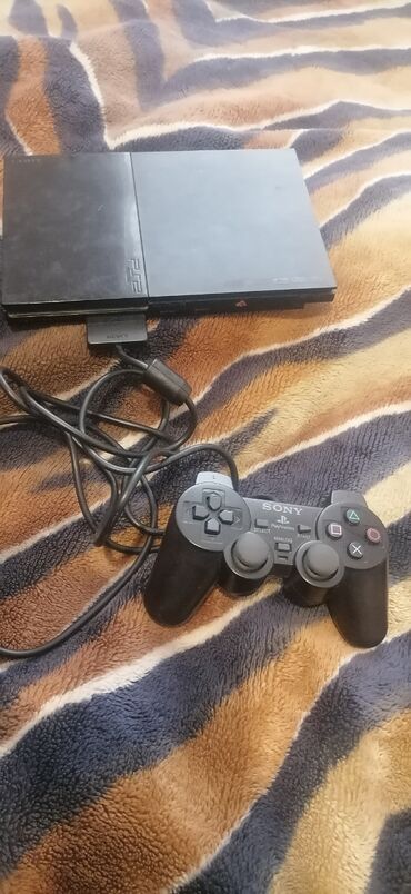 PS2 & PS1 (Sony PlayStation 2 & 1): PlayStation 2 işlek vezyettdedir 2 ci eldi üstünde 1 pult verilir
