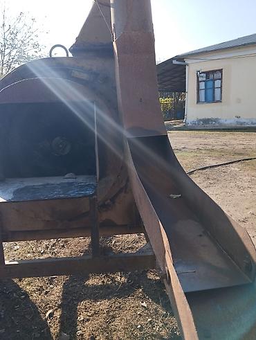 Kommersiya nəqliyyat vasitələri: Salam tam hazır işlək vəziyyətdədir ot doğramaq üçün idealdır.Qiymətdə — 9