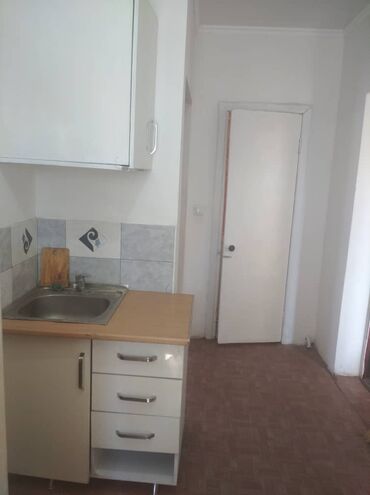 продаж дом ак босого бишкек: 70 м², 4 комнаты, Парковка, Забор, огорожен