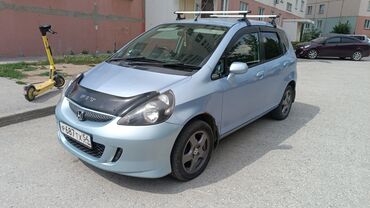 фит спорт: Honda Fit: 2002 г., 1.3 л, Вариатор, Бензин, Хэтчбэк