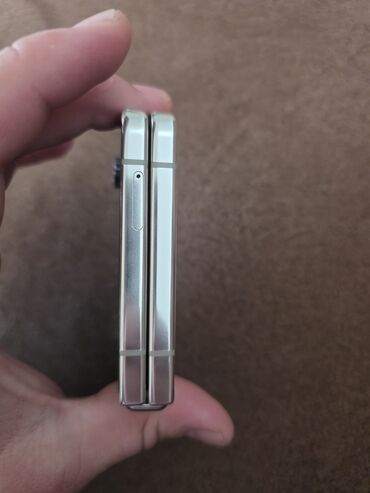 Samsung: Samsung Galaxy Z Flip 5, 256 GB, rəng - Ağ, Simsiz şarj -da lalafo.az — 5 Samsung: Samsung Galaxy Z Flip 5, 256 GB, rəng - Ağ, Simsiz şarj — 5
