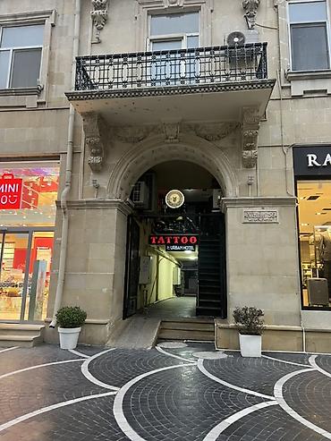 Tatu, pirsinq: TATTOO studiyası – mərkəzdə peşəkar bədən sənəti Xidmətlər: - Fərdi — 1