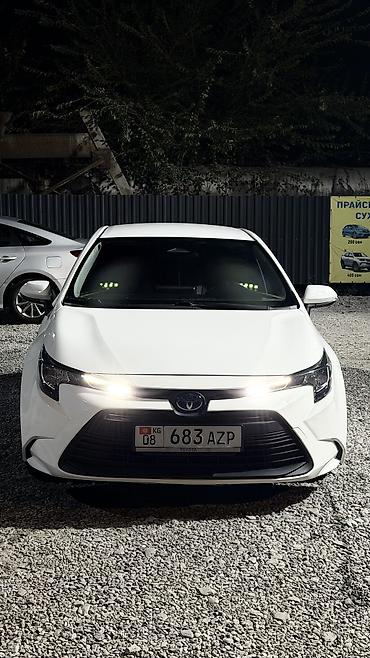 Toyota: Toyota Corolla: 2023 г., 1.8 л, Вариатор, Гибрид, Седан — 5