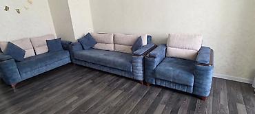 Divan dəsti 4 hissədən ibarətdir, 1 böyük divan, 1 kiçik divan 2
