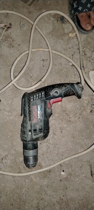 Ford: Məhsul: Bosch elektrikli perforator/qırıcı-matkap Xüsusiyyətlər: -
