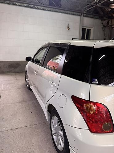Toyota Ist: 2003 г., 1.5 л, Автомат, Газ, Хэтчбэк — 5