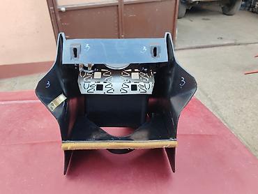 apatin auto delovi: Srednja konzola Lada 2107 Riva,2104 Karavan br.3. Polovna, ocuvana — 7