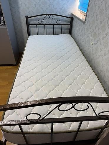 matras tek neferlik: Tək nəfərlik dəmir çarpayı və döşək dəsti - Ölçü: təxmini 90×200 sm — 2
