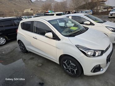 кия к7 2017: Chevrolet Spark: 2017 г., 0.1 л, Автомат, Бензин, Хэтчбэк