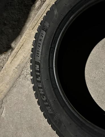 285 65 18: Шины 285 / 45 / R 21, Зимняя шипованная, Новый, Комплект, Внедорожные (АТ/МТ), Польша, Michelin — 2