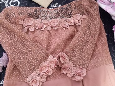 Ziyafət donları: Solğun çəhrayı rəngli bu qadın uzun donu zərif görünüş təqdim edir -da lalafo.az — 9 Ziyafət donları: Solğun çəhrayı rəngli bu qadın uzun donu zərif görünüş təqdim edir — 9