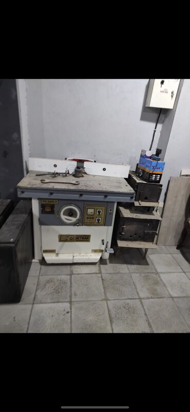qaynaq makinası: Frez dezgahı netmak KRAL MAKİNA Dükanda başqa dezgahlarda var Yatar