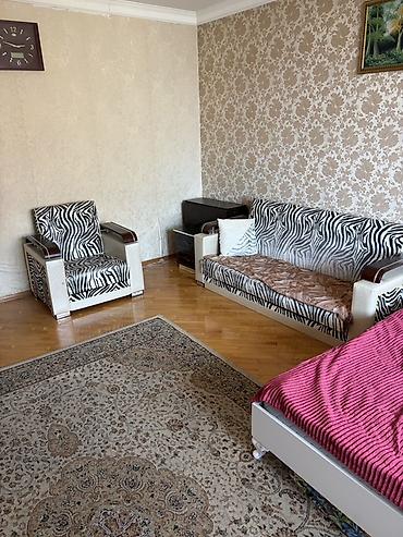 kresli: Zebra naxışlı Divan ve 2 kreslo. Ucude acilib yataq olur. 20 yanvara — 3