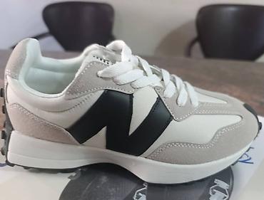 Patike: Tn patike 
3100 din
mn — 5