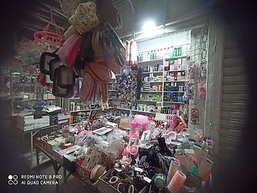 контейнери: 2 контейнера. г. Токмок, местный базар Булак. Вместе с полками — 2
