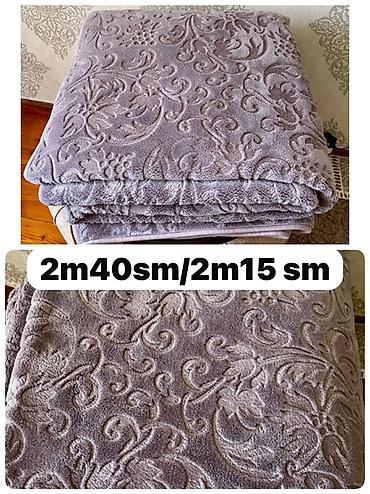 divan üçün parcalar: Qalın naxışlı yorğan/plaşet - Ölçü: 2 m 40 sm × 2 m 15 sm (şəkildə — 1