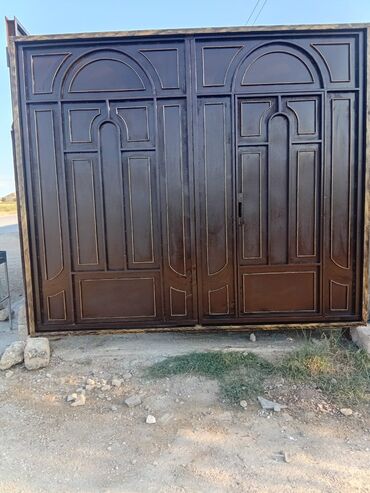 ikinci el qaplar: Darvaza satilir📍problemi yoxdur📍olcu 3*2.60📍500azn✅Unvan Hovsan 3215