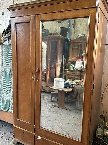 Шкаф платяной из массива/шпона с зеркальной дверью - Классическая