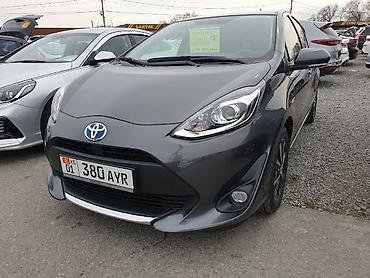 Toyota: Toyota Prius C: 2019 г., 1.5 л, Вариатор, Гибрид, Хэтчбэк — 2