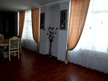 stol oturacaq: Nardaran da ev satılır 2 mərtəbəlidir evin sənətləri düzdür həyəti 8 — 1