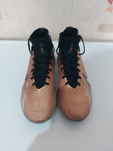 валейболный красовки: Мужские кроссовки, 38, Nike, Б/у, цвет - Золотой, Самовывоз
